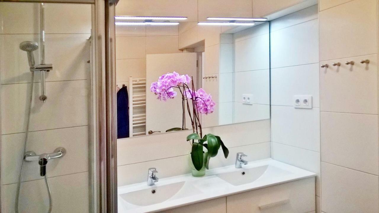 Апартаменти Apartamento Leman Салоу Екстер'єр фото